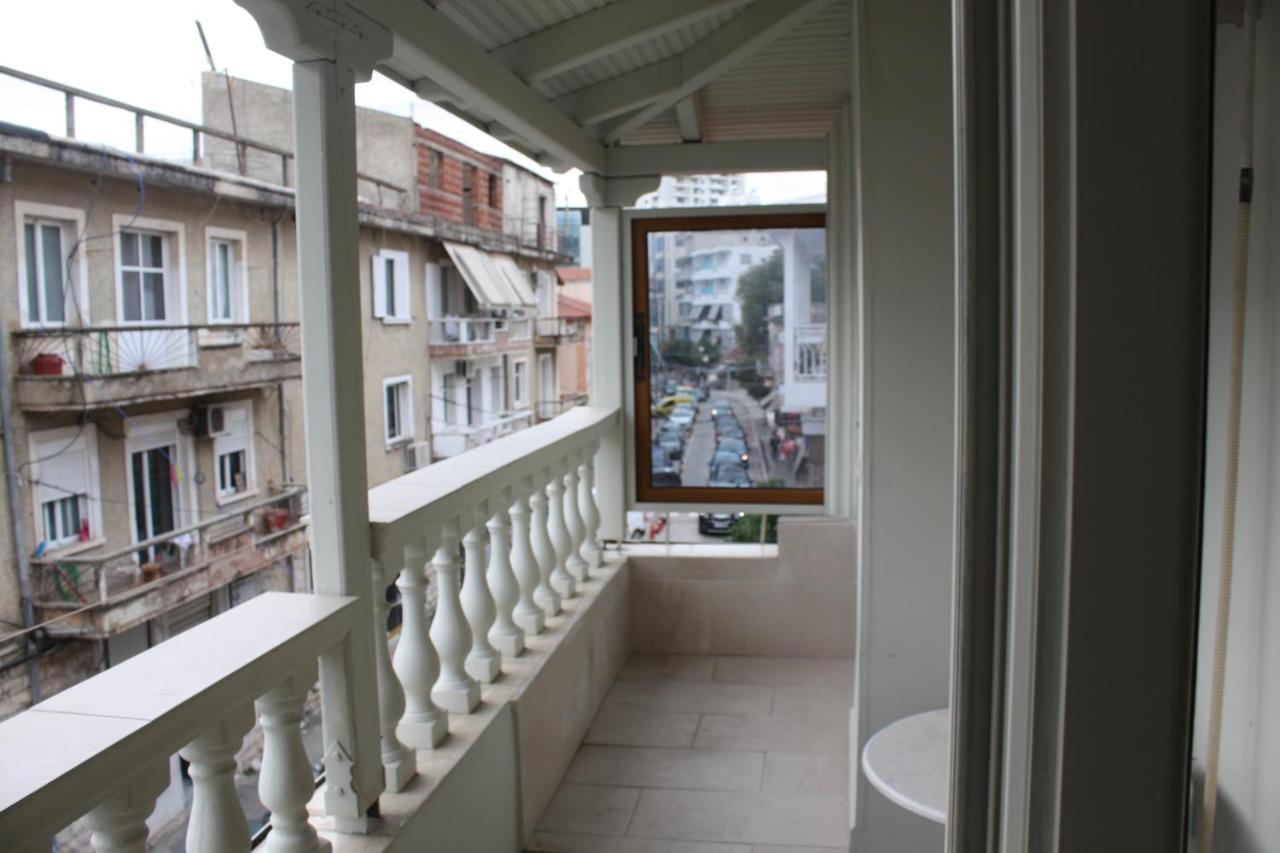 Jonian Central Condos Sarandë Exteriör bild